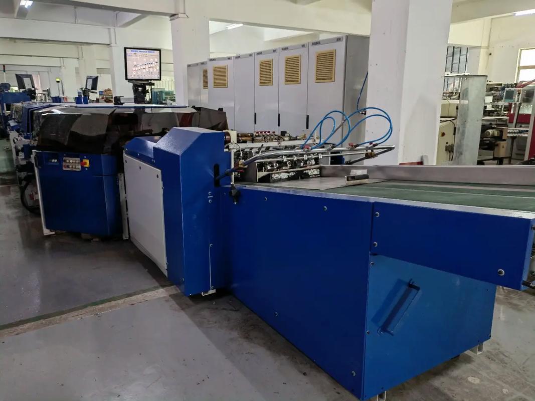 番禺創(chuàng)鴻印刷后工膠裝龍